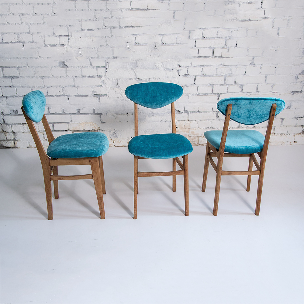 Suède stoel met houten frame